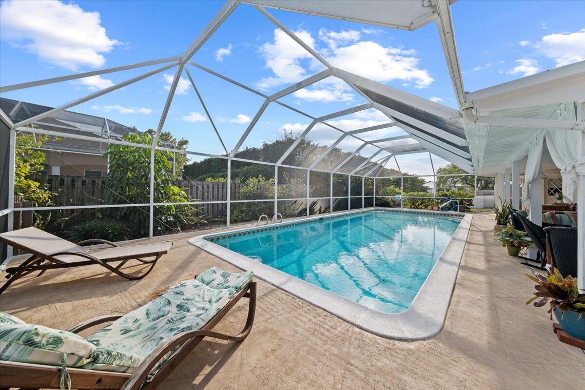 517 N River Oaks Drive