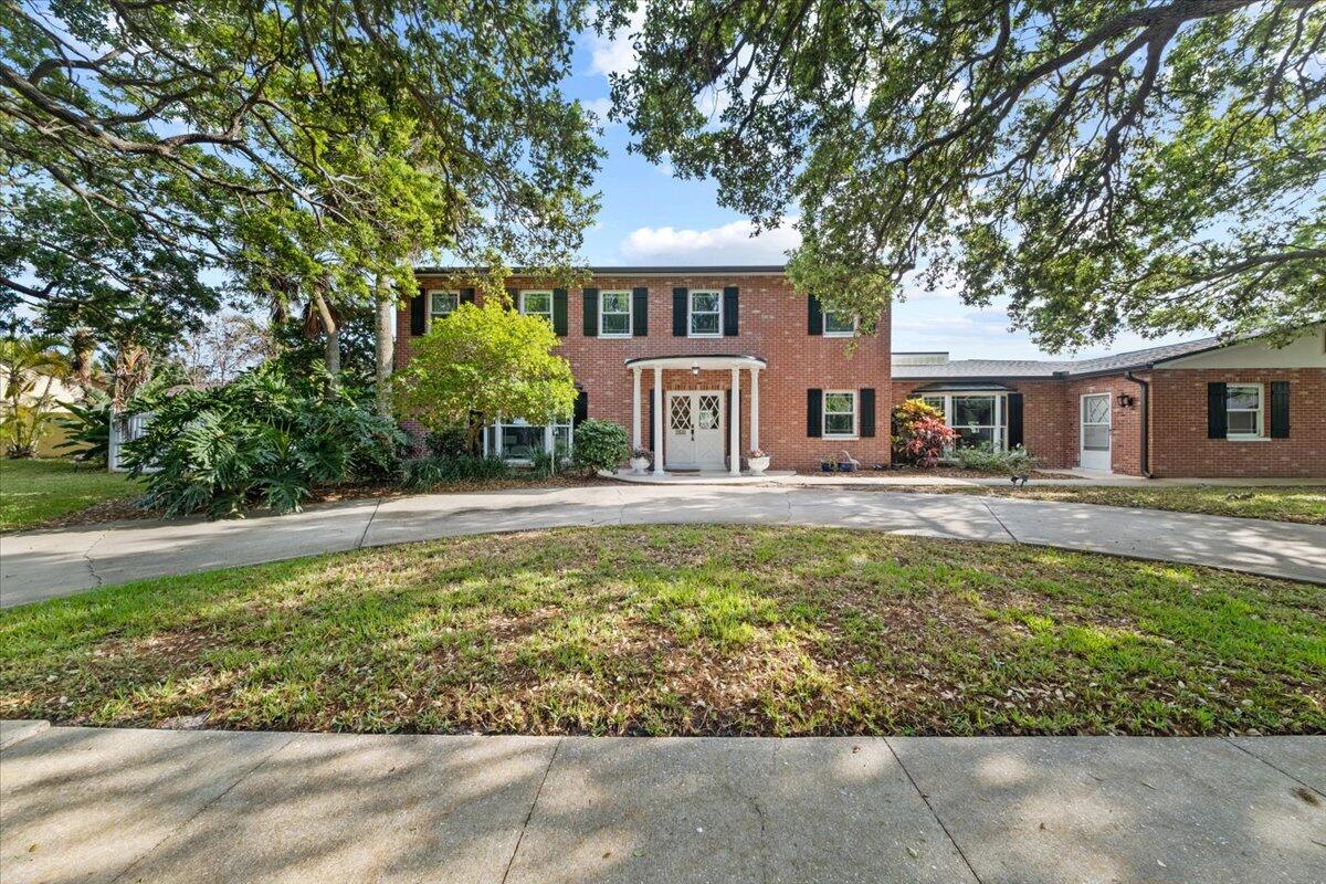 517 N River Oaks Drive