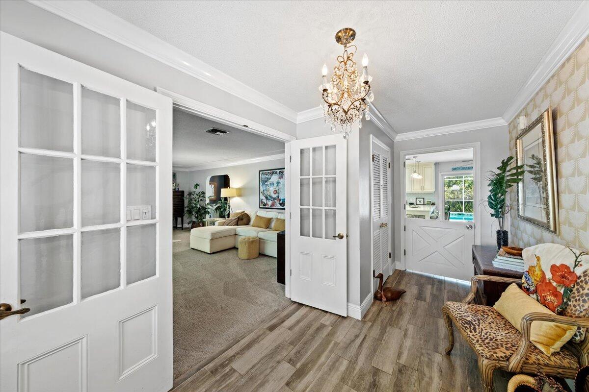 517 N River Oaks Drive