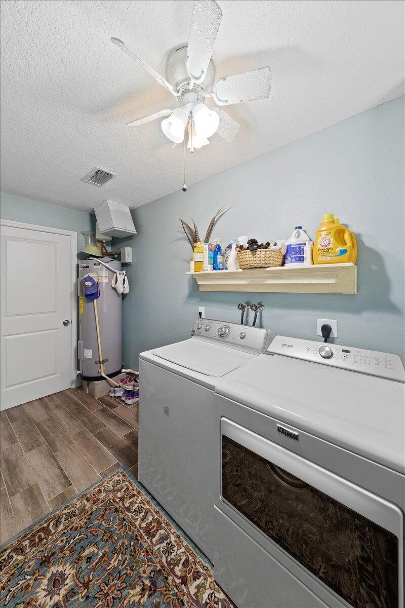 517 N River Oaks Drive