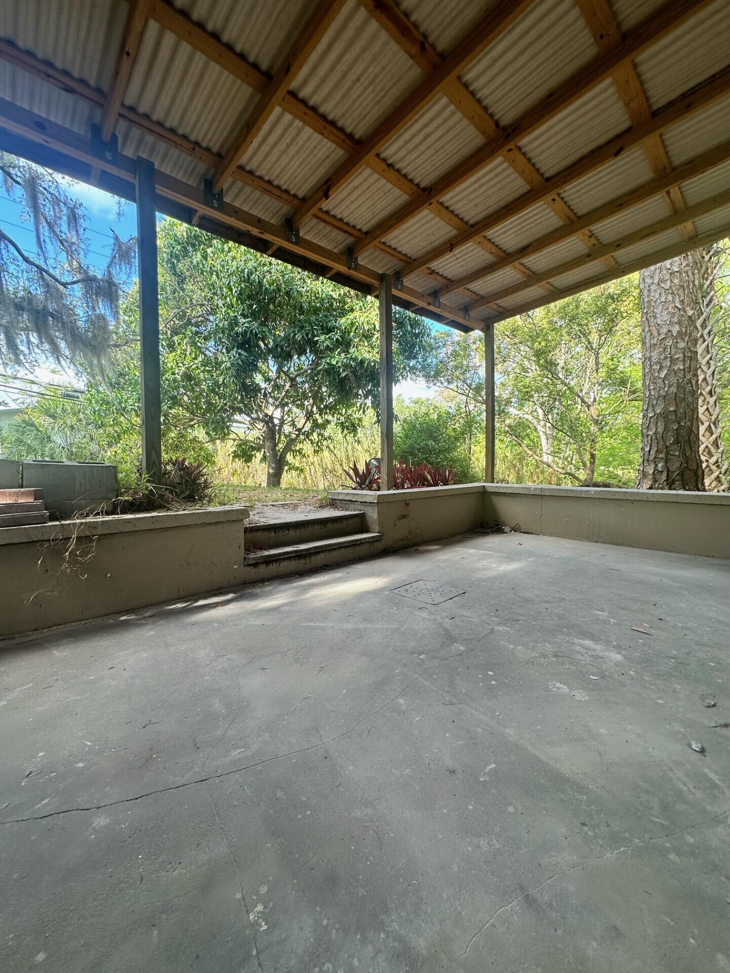 472 Magnolia Avenue 2