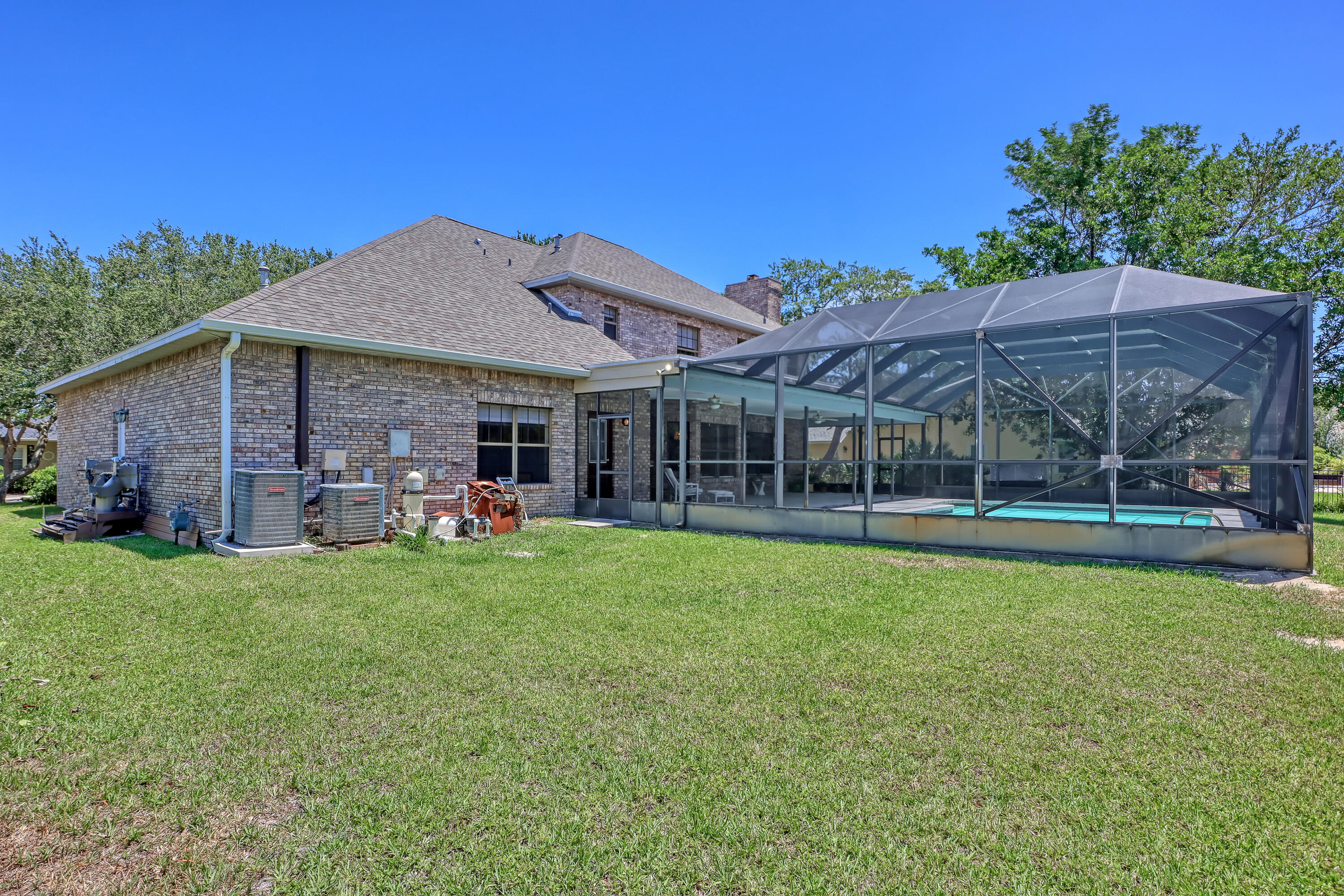 561 Nightingale Drive