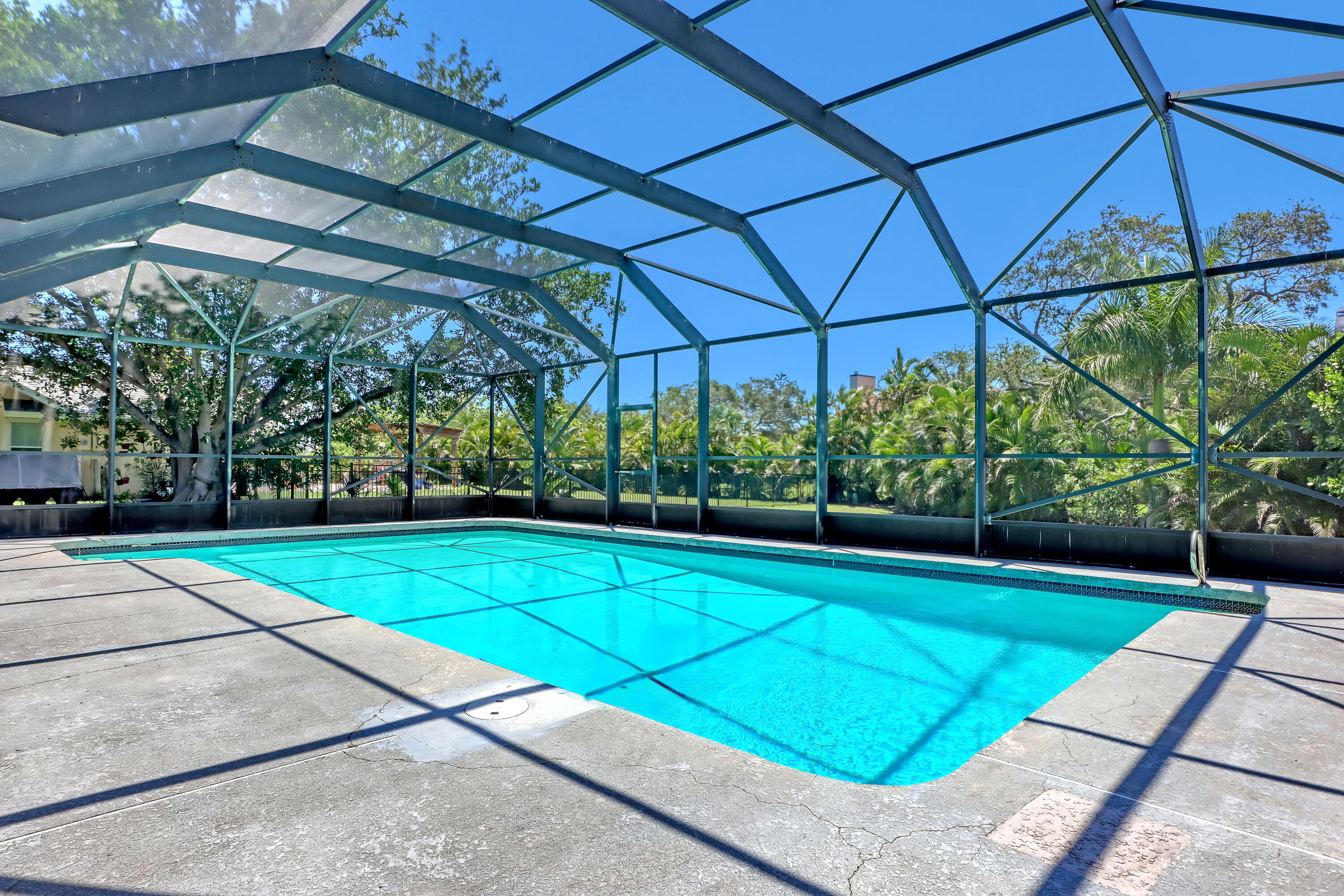 561 Nightingale Drive