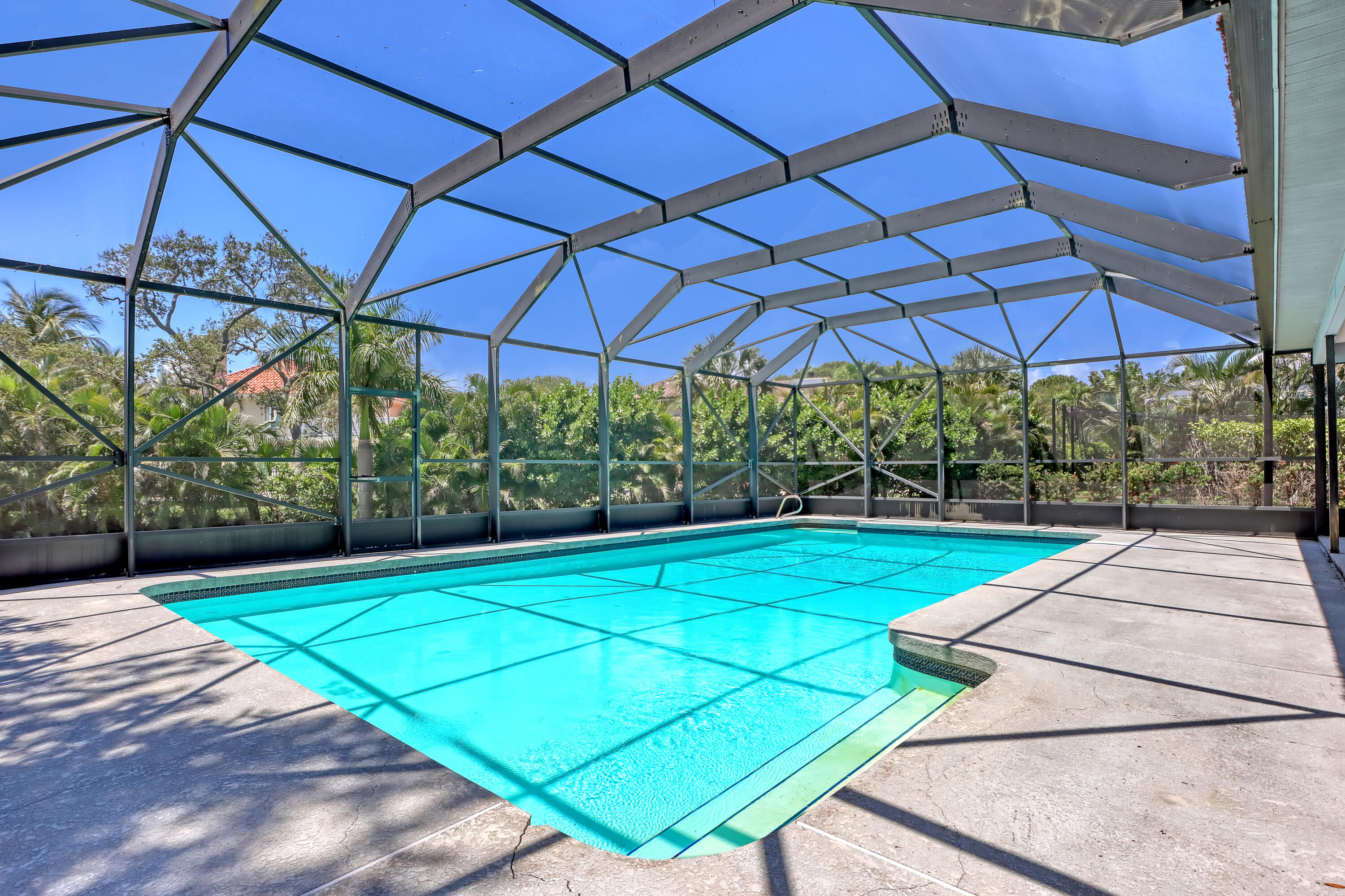 561 Nightingale Drive