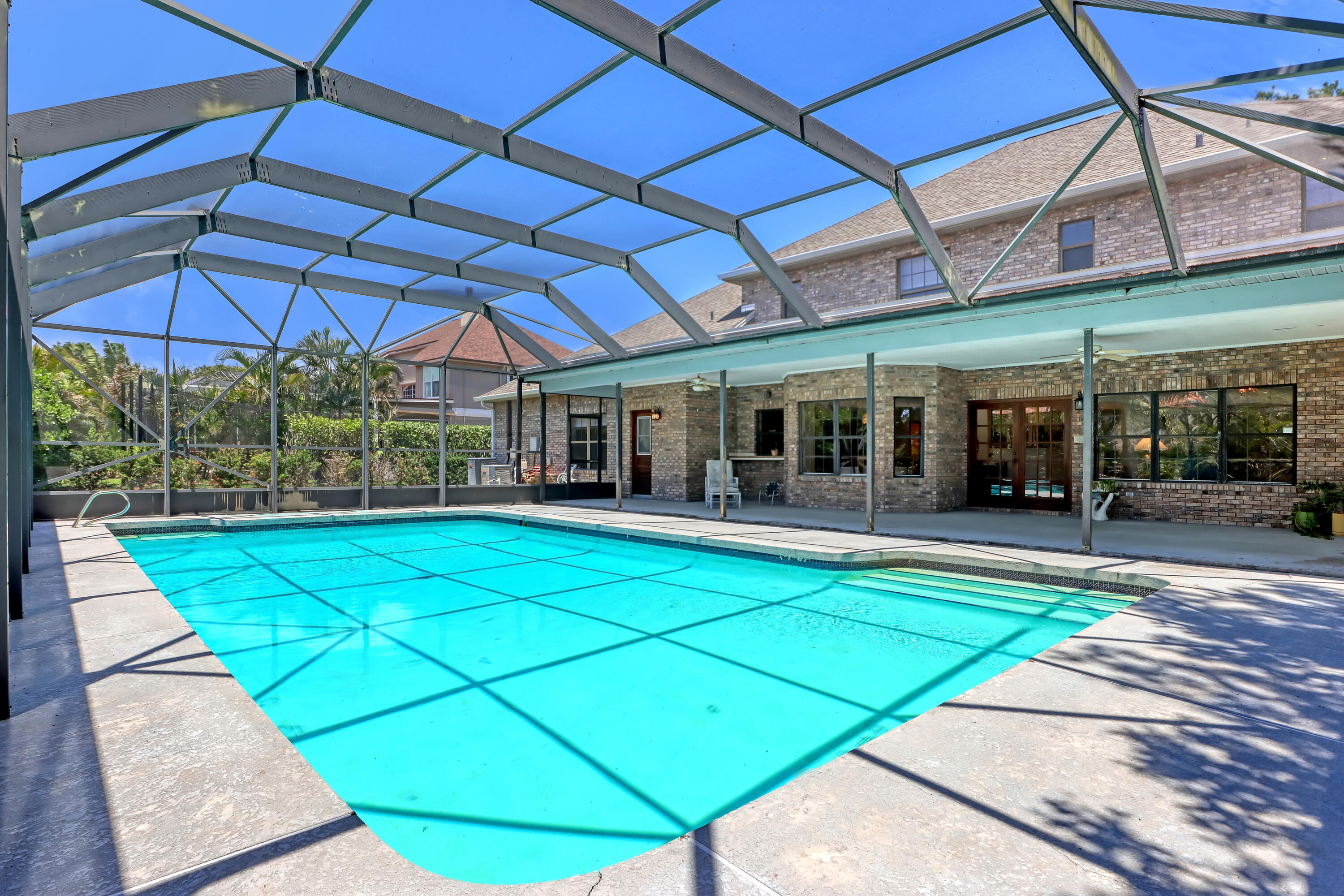 561 Nightingale Drive