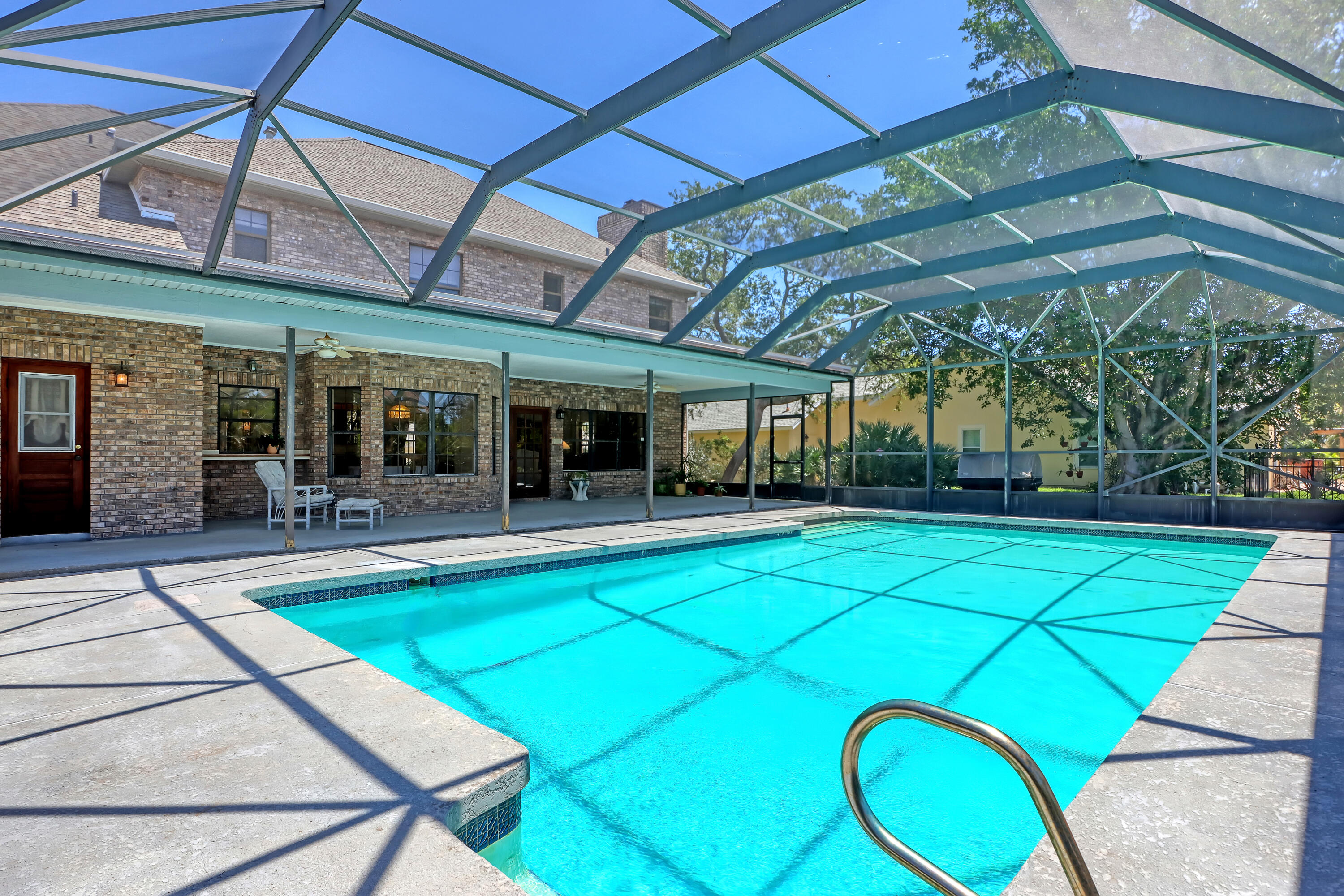 561 Nightingale Drive