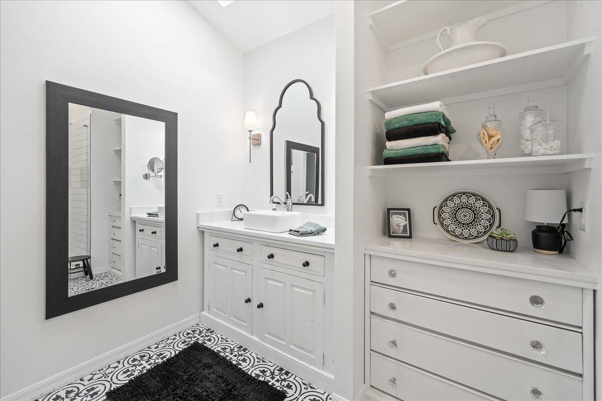 1650 N Riverside Drive