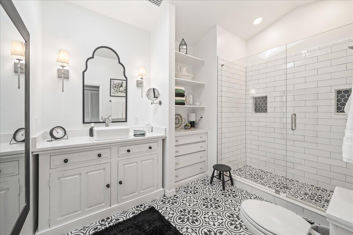 1650 N Riverside Drive