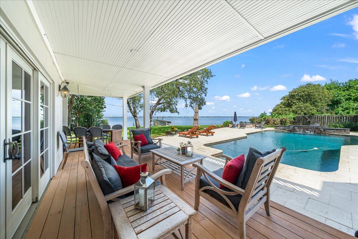 1650 N Riverside Drive