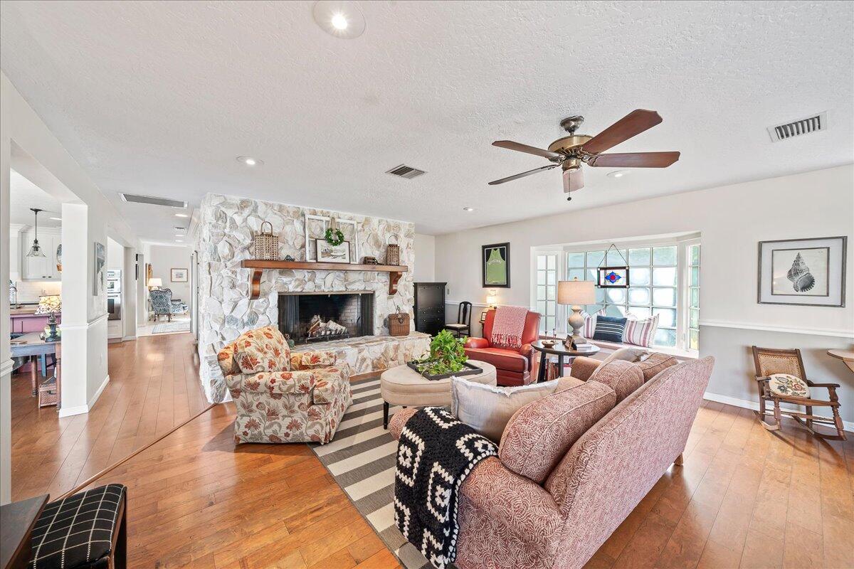 1650 N Riverside Drive