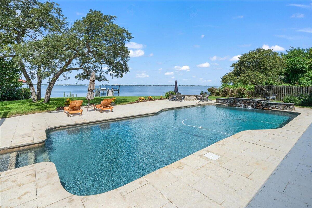 1650 N Riverside Drive