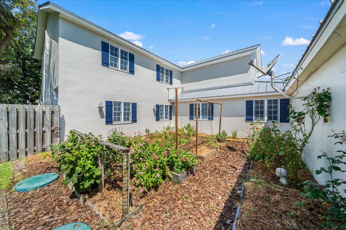 1650 N Riverside Drive