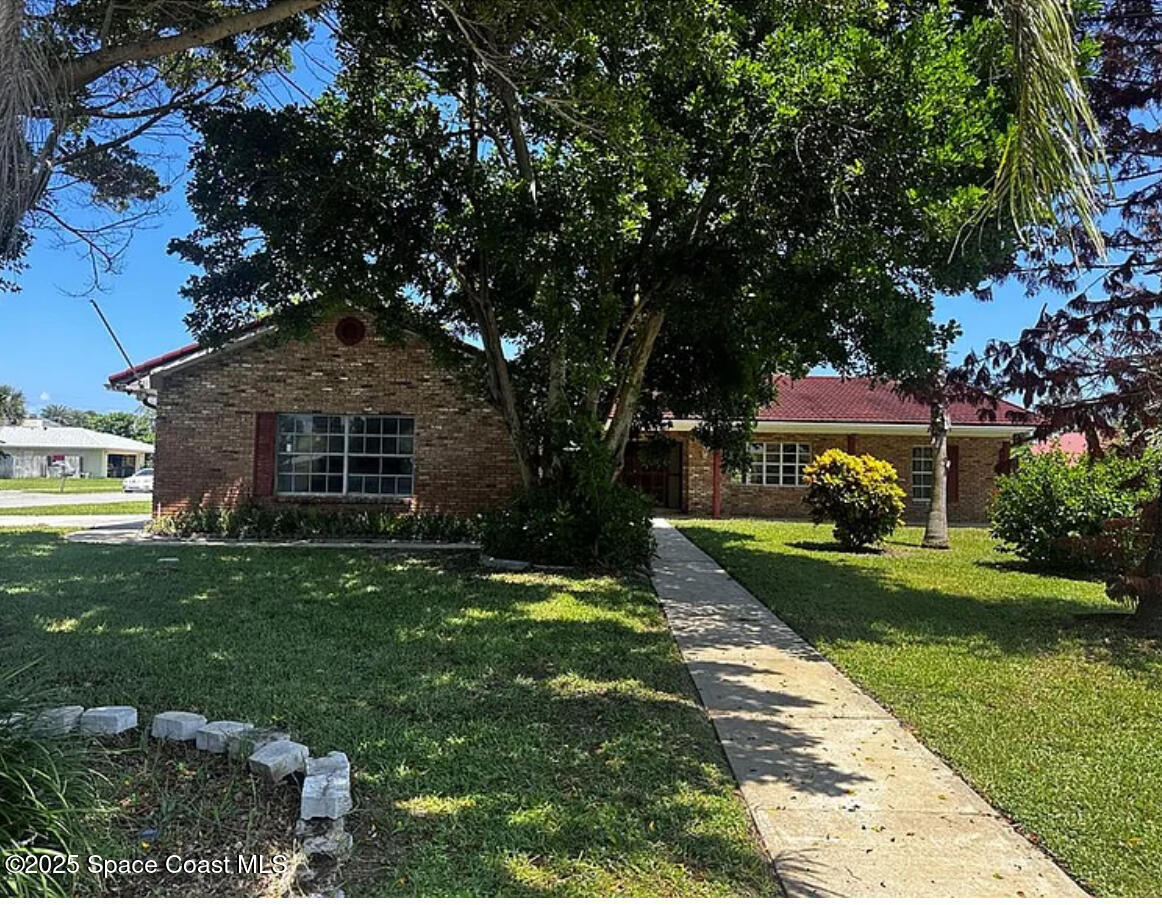 2201 Rosewood Drive