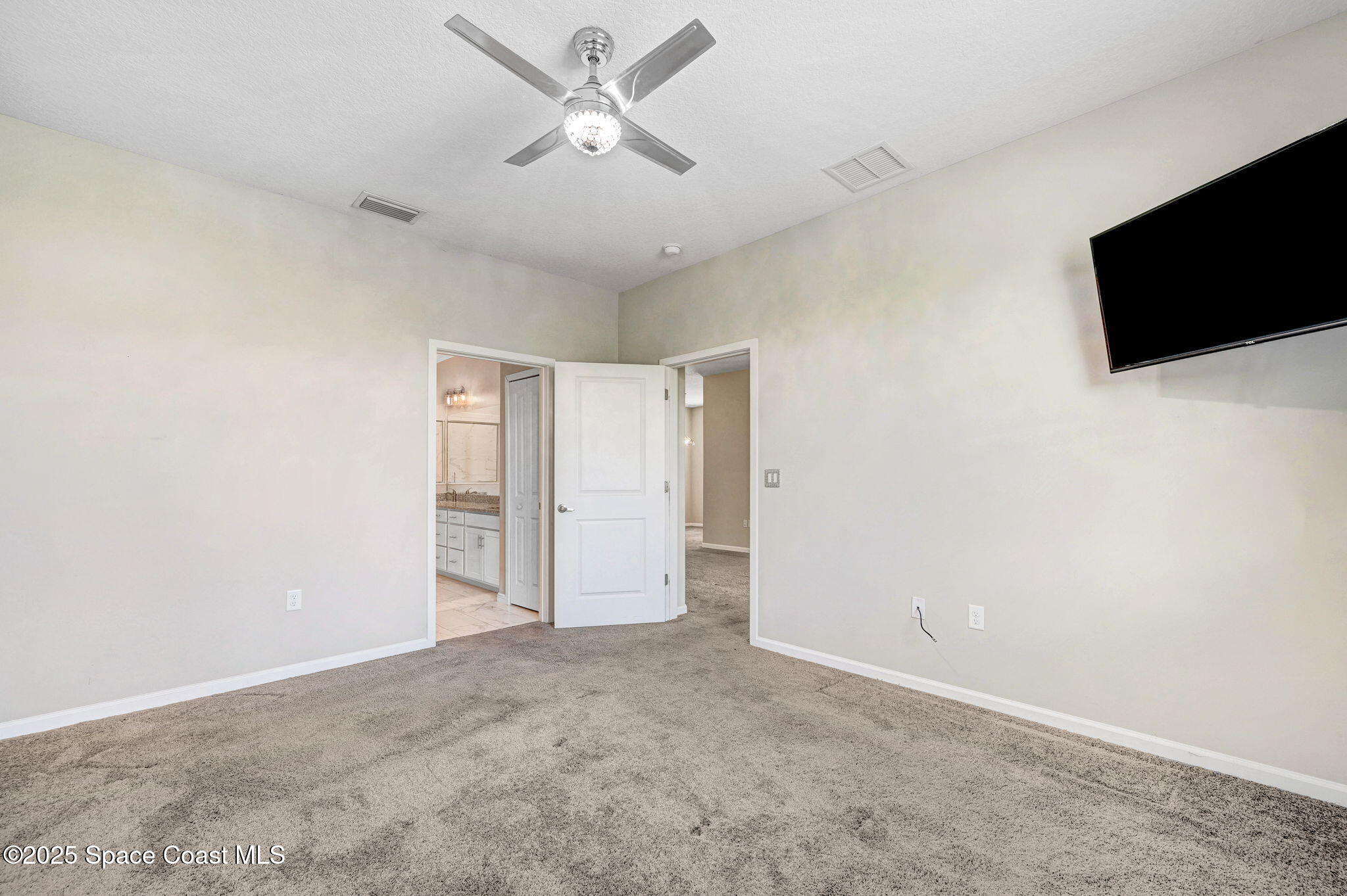 3920 Playa Del Sol Drive 104