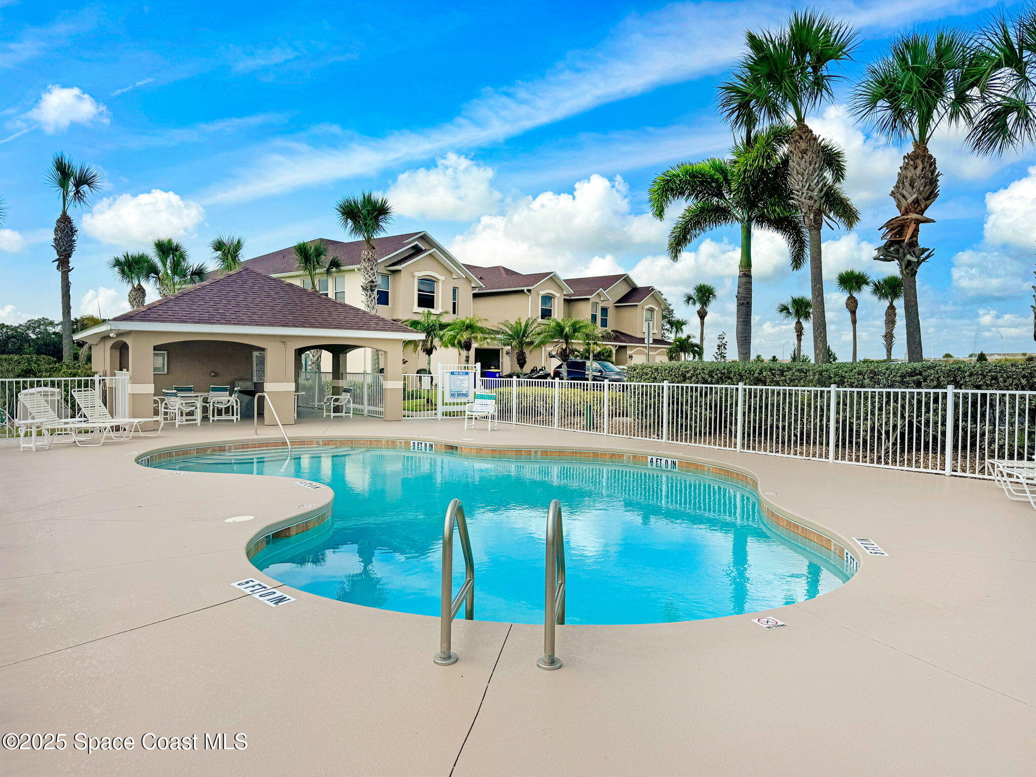 3920 Playa Del Sol Drive 104
