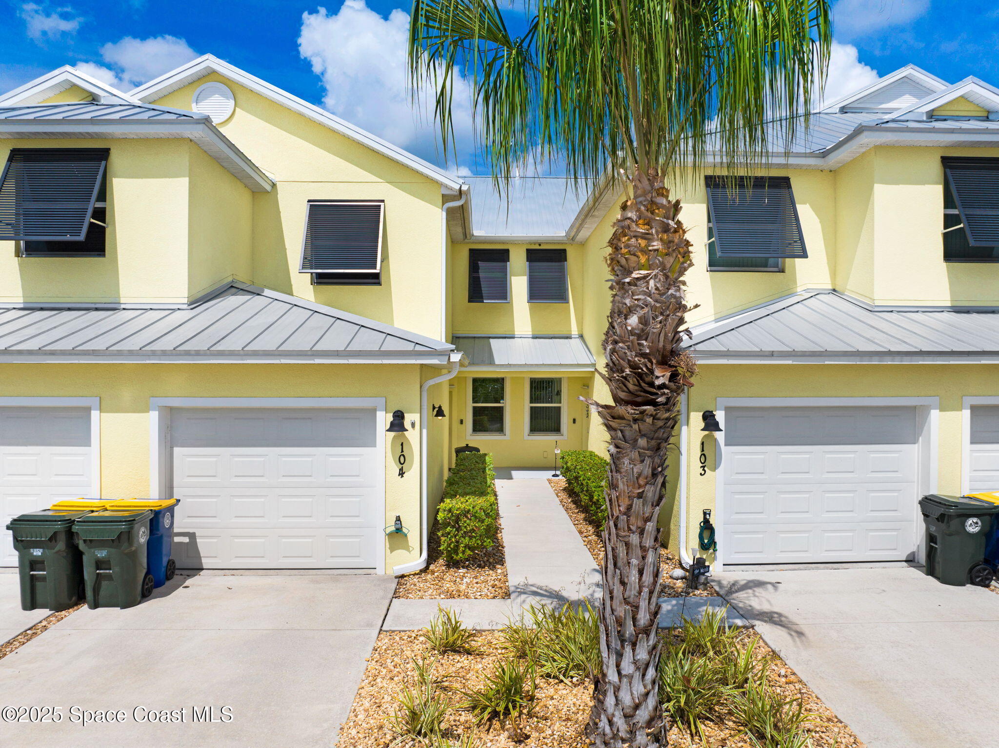 3920 Playa Del Sol Drive 104