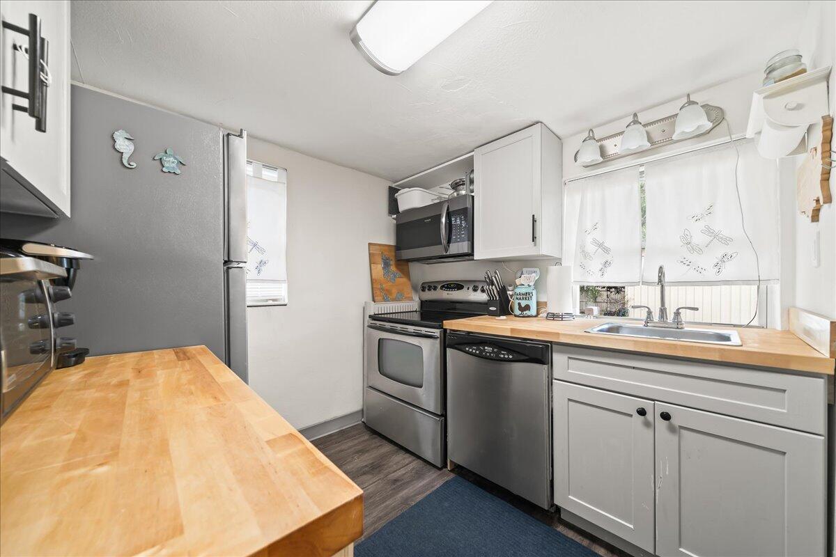 550 La Veta Drive