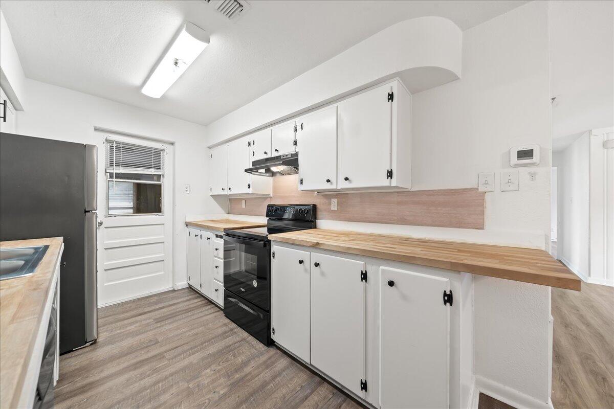 550 La Veta Drive