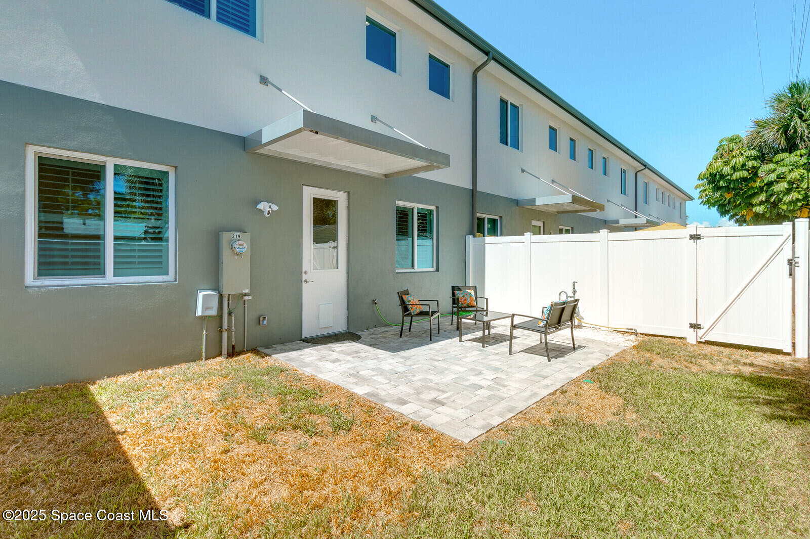 219 6th Avenue