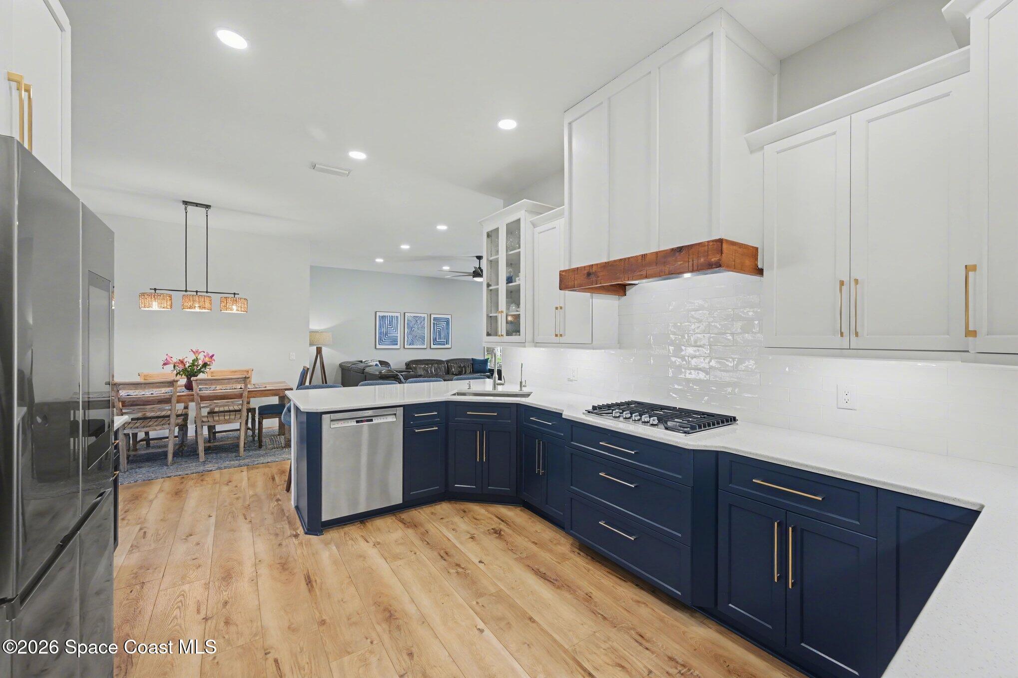 140 Utopia Circle