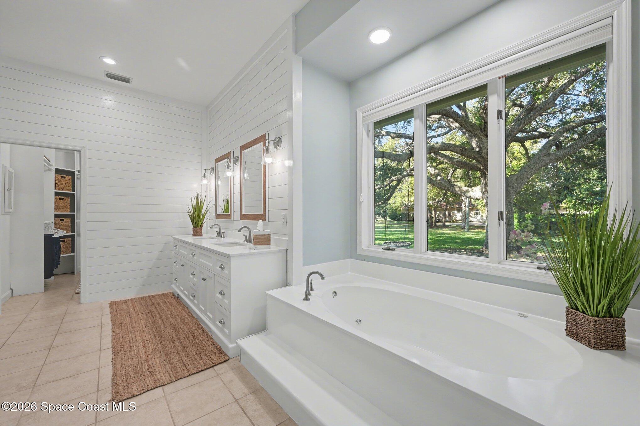 140 Utopia Circle