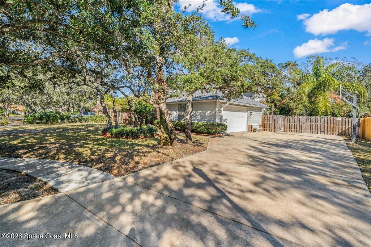 594 Hummingbird Drive