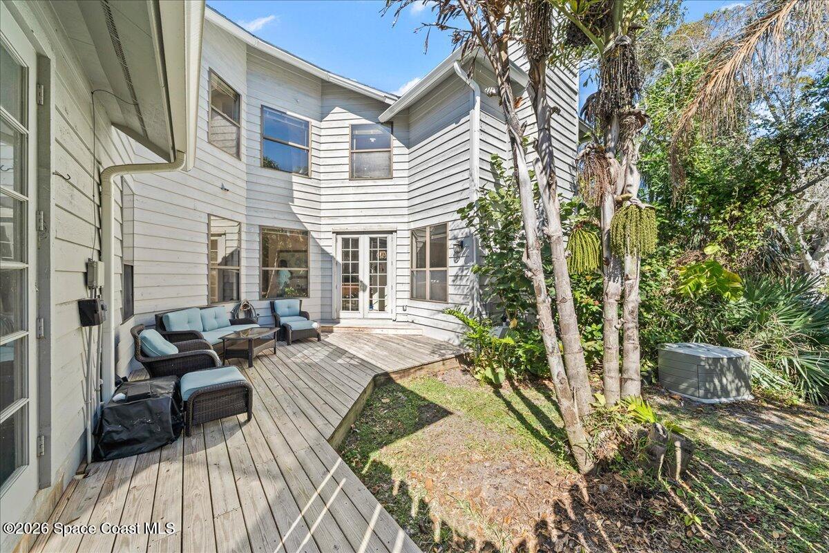 594 Hummingbird Drive