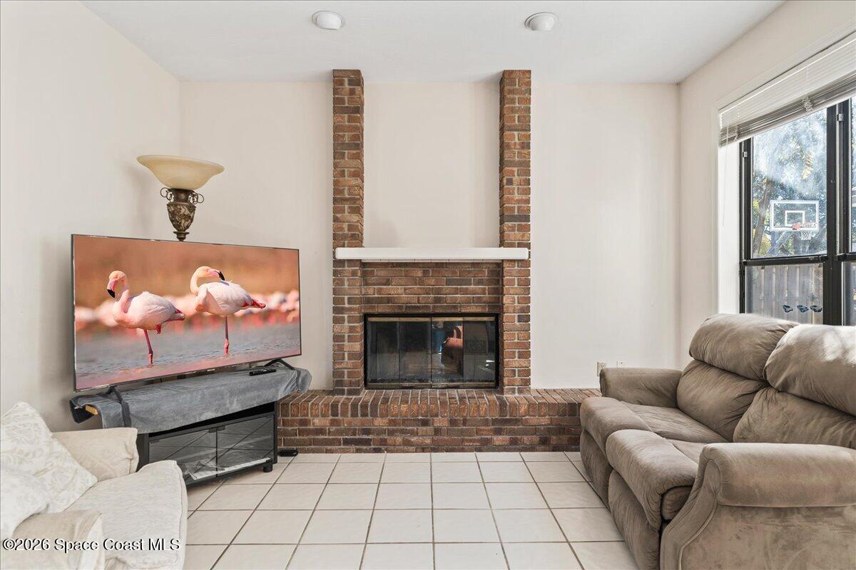 594 Hummingbird Drive