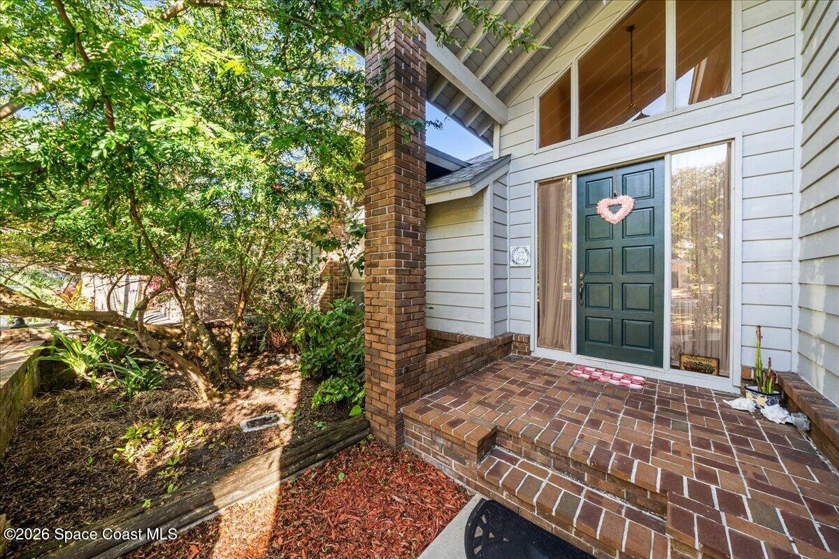 594 Hummingbird Drive