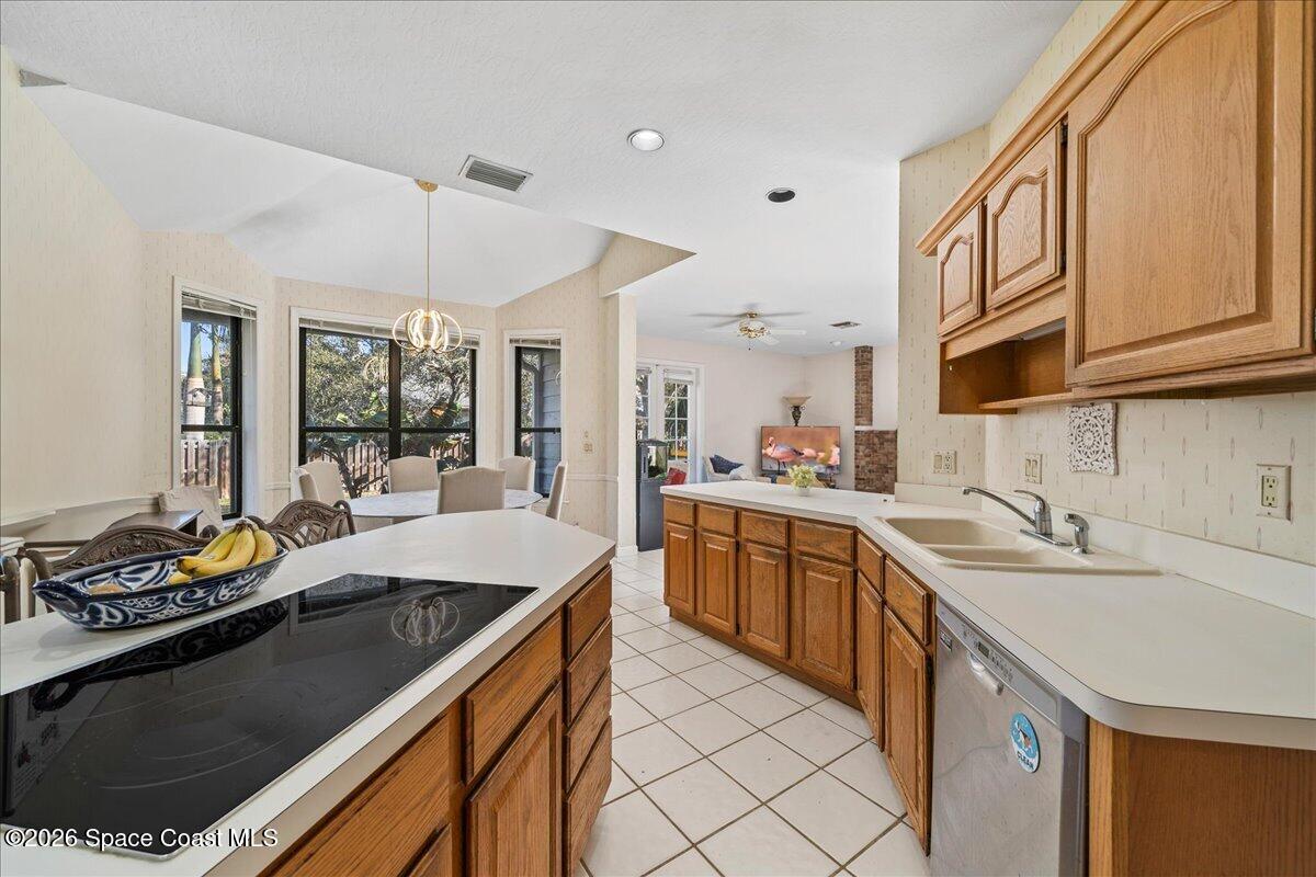 594 Hummingbird Drive