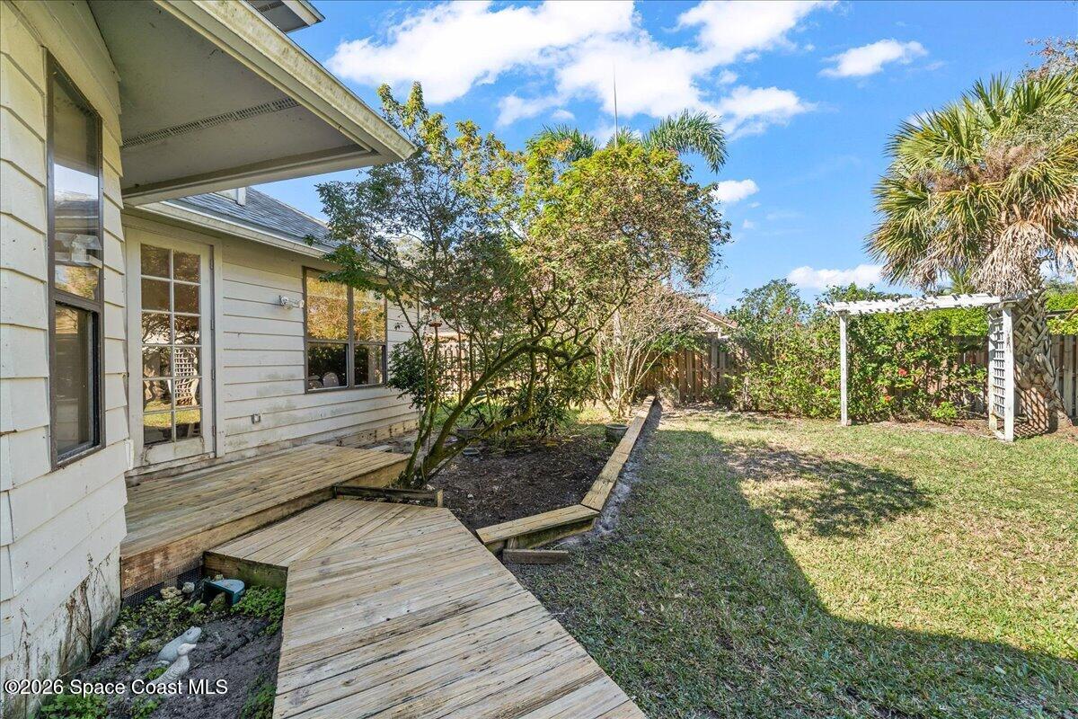 594 Hummingbird Drive