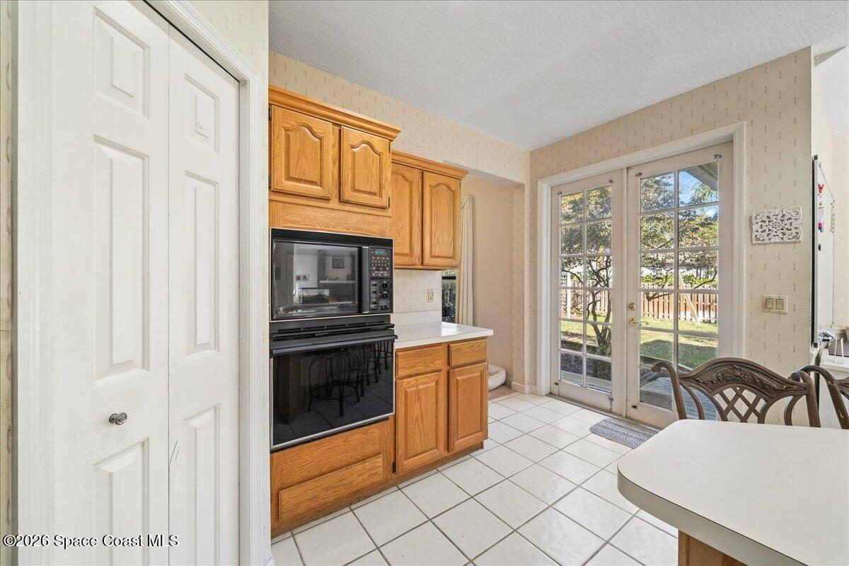 594 Hummingbird Drive