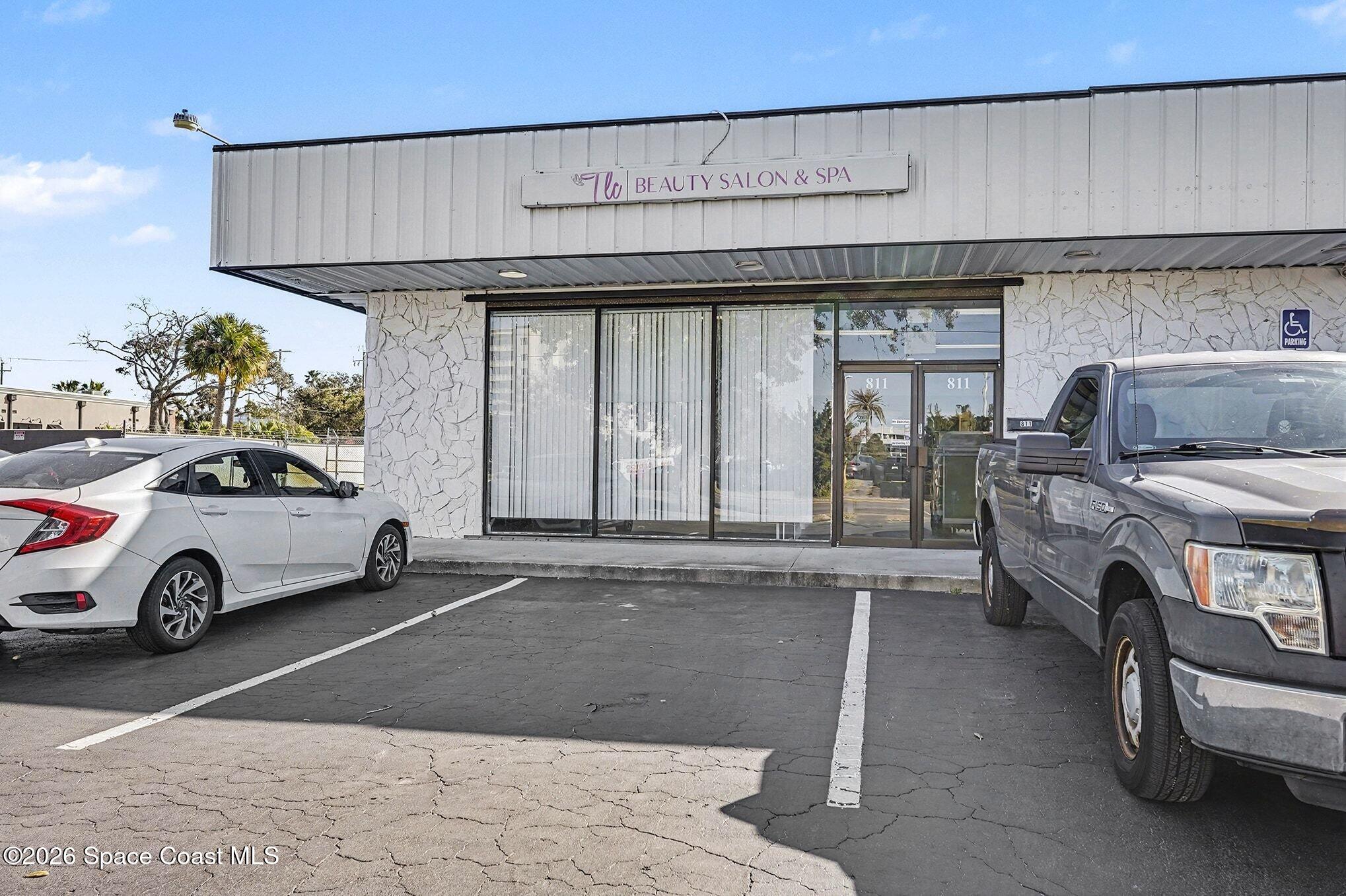 811 E Hibiscus Boulevard