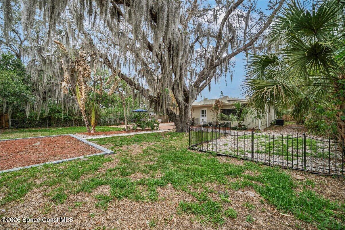 2010 Pennwood Drive