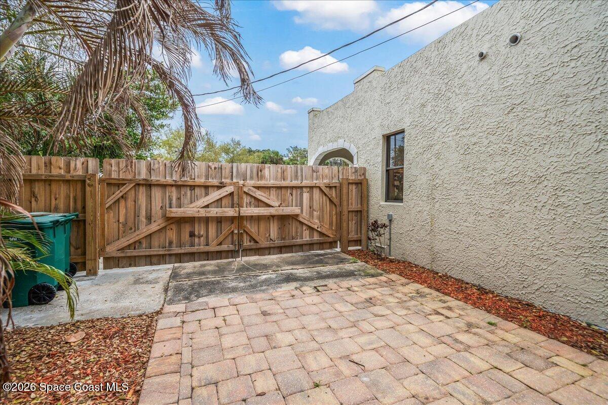 2010 Pennwood Drive