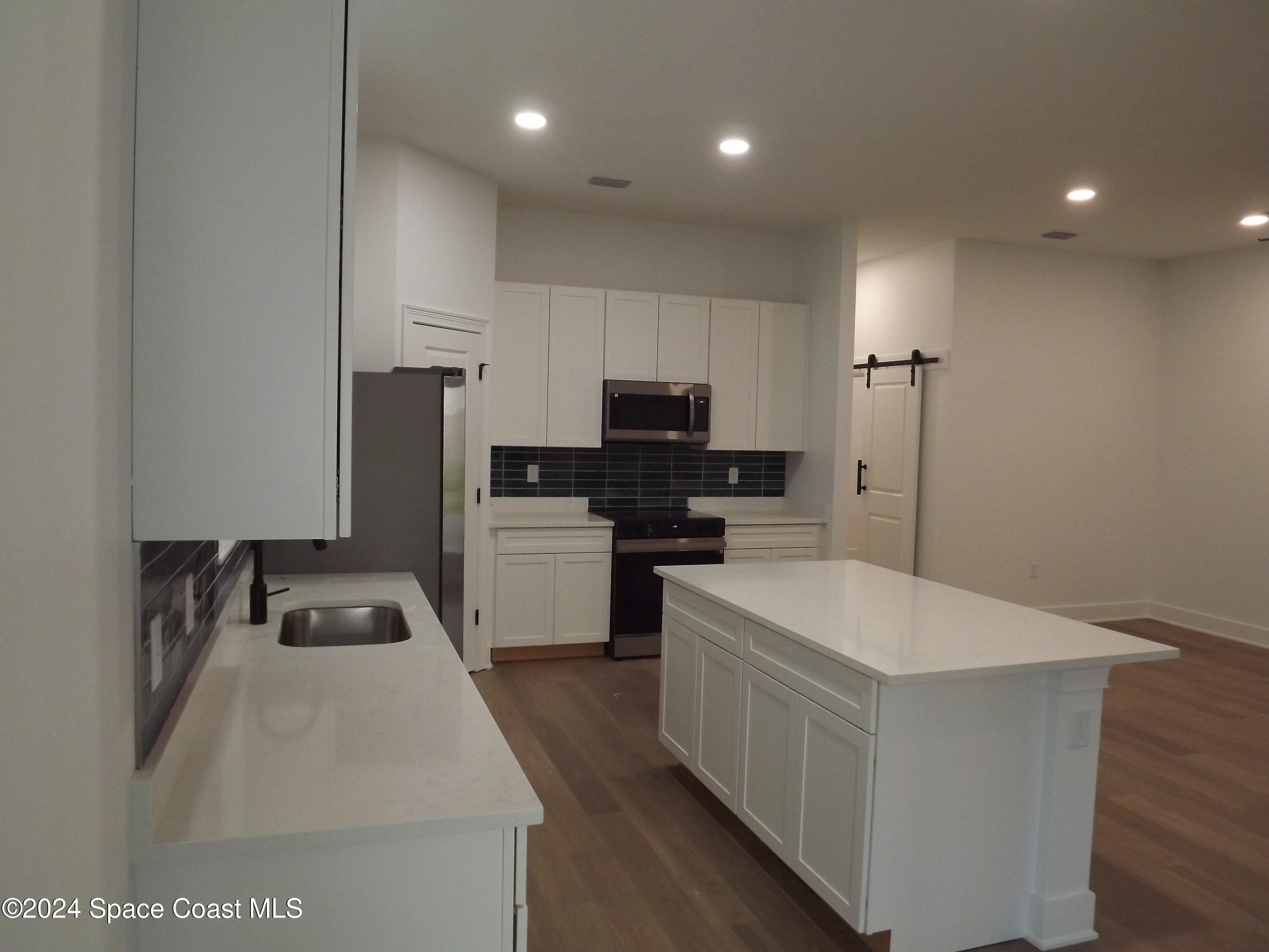 2285 Highland Avenue