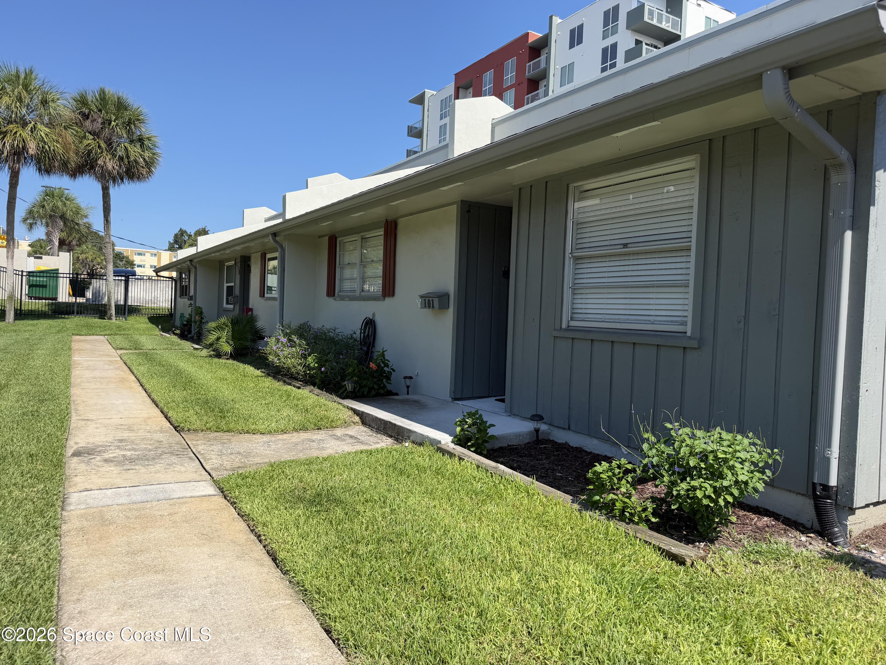 2104 Grant Place 102