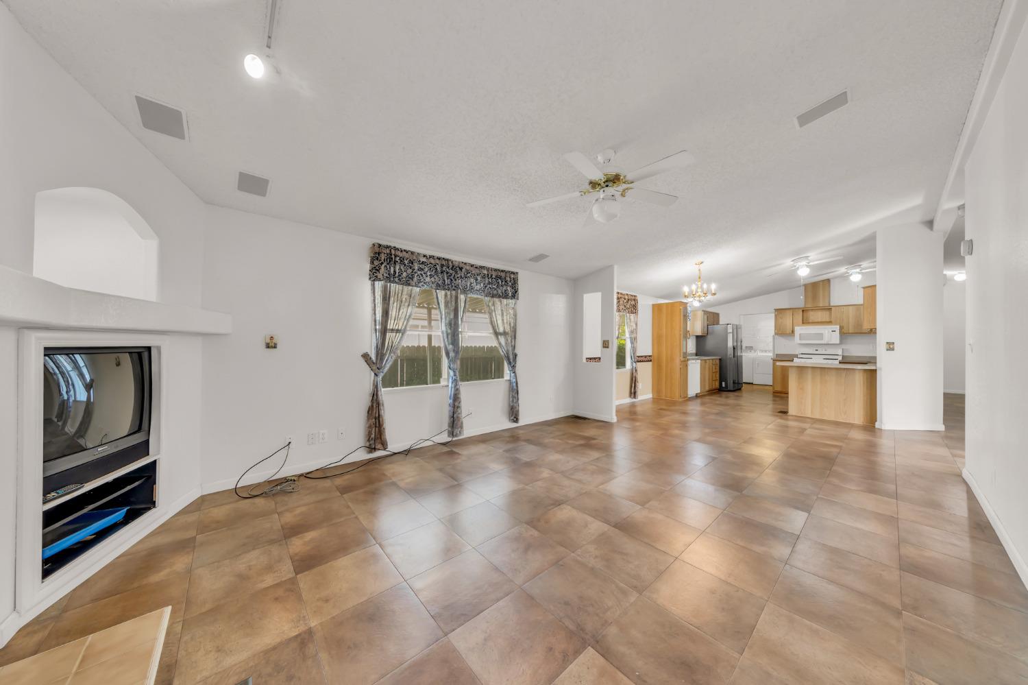 7855 Cottonwood Lane 25