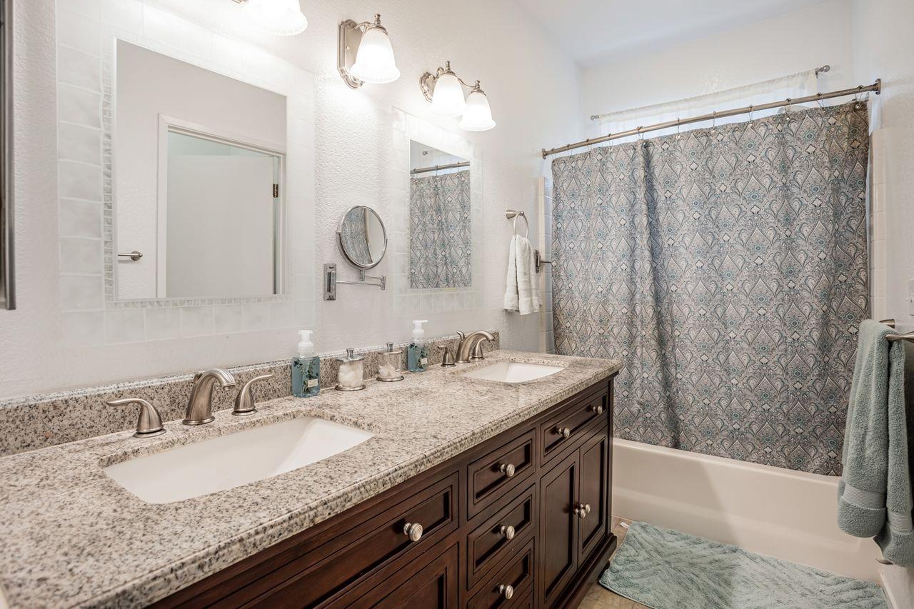 5505 Laguna Crest Way