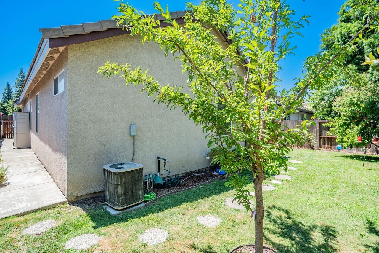 5505 Laguna Crest Way