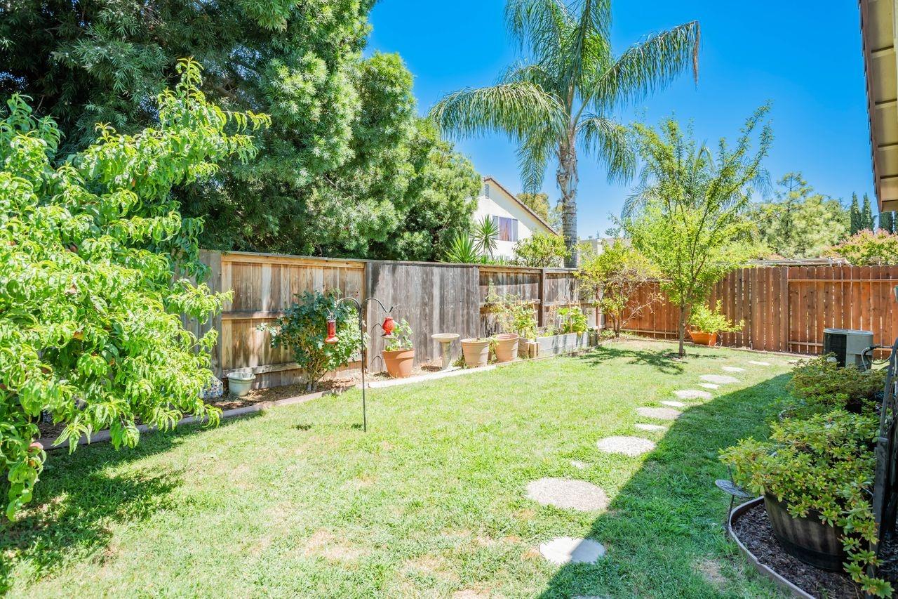 5505 Laguna Crest Way