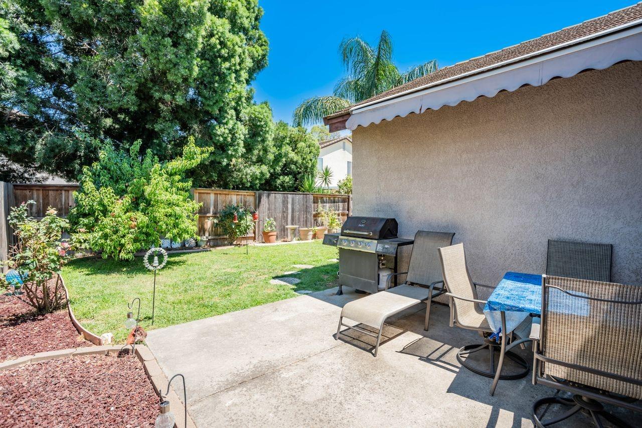 5505 Laguna Crest Way