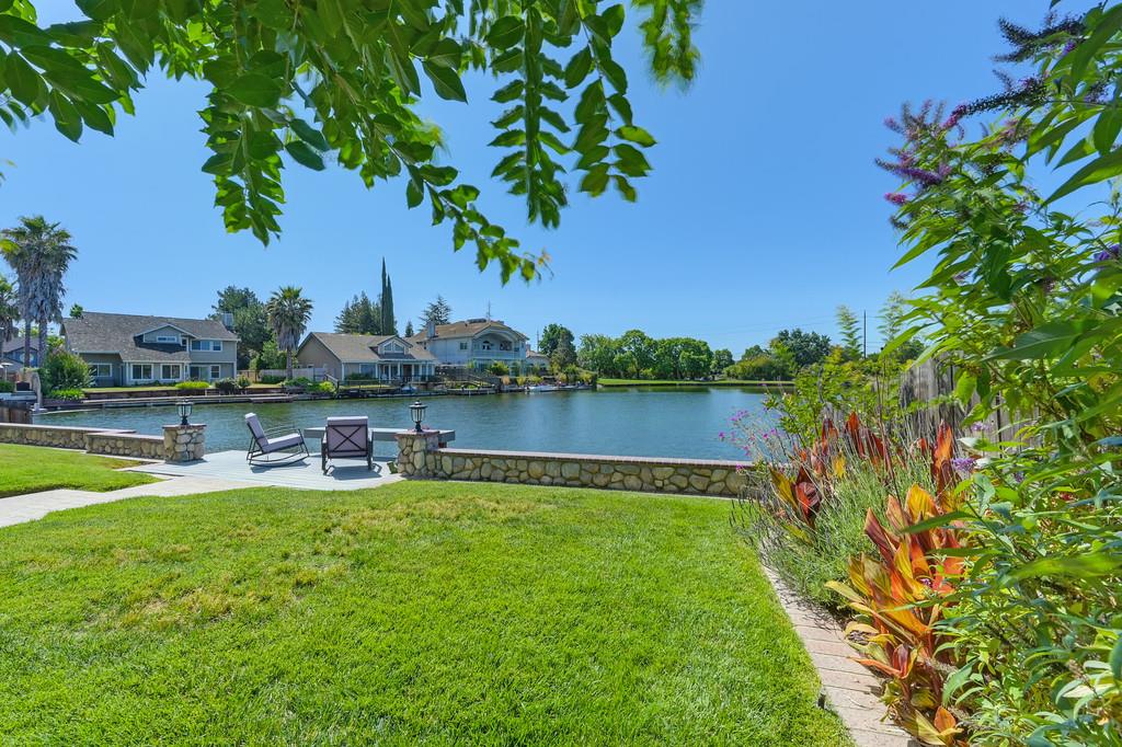 6116 Pirate Point Court