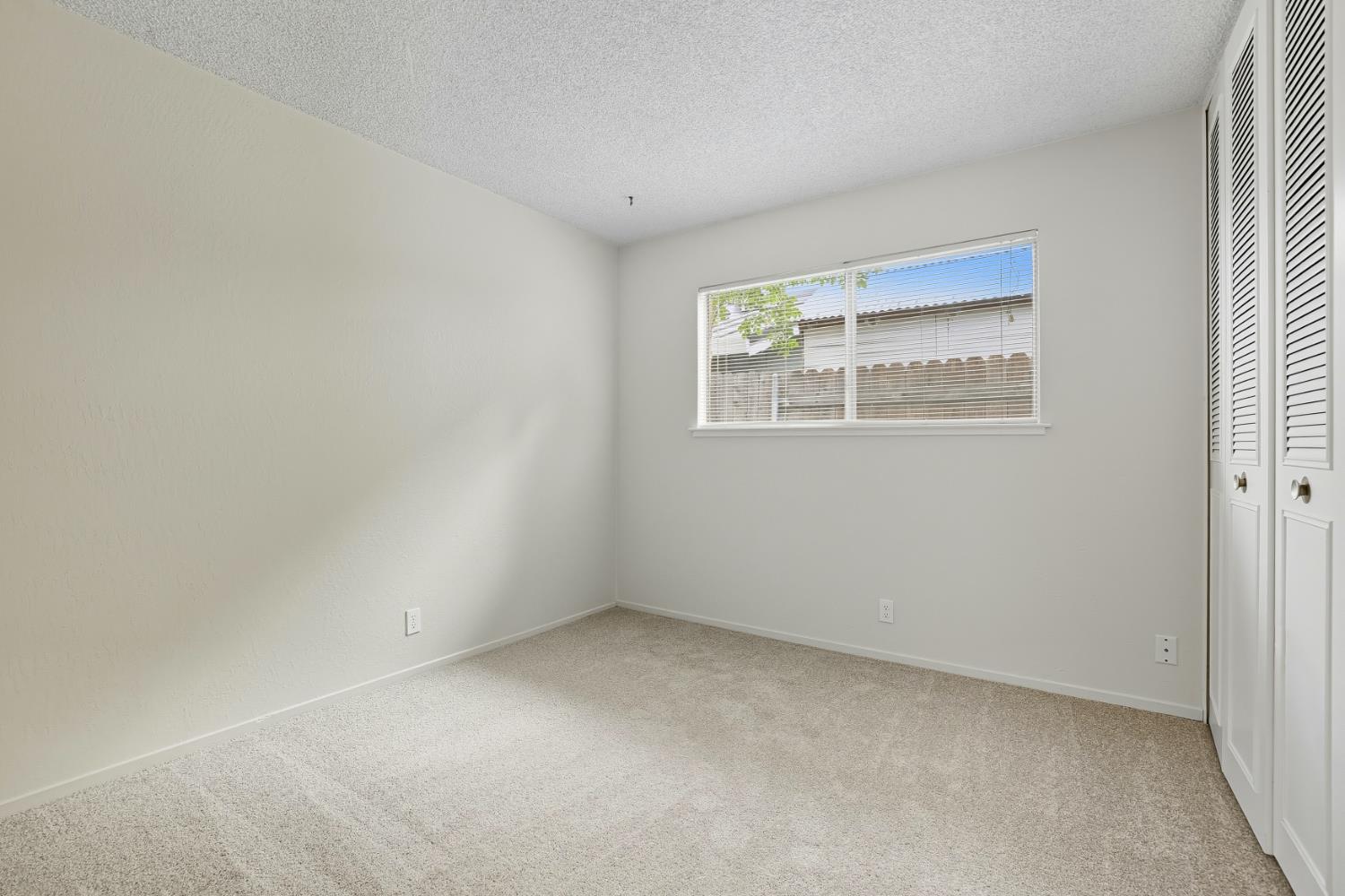 4836 Rockland Way