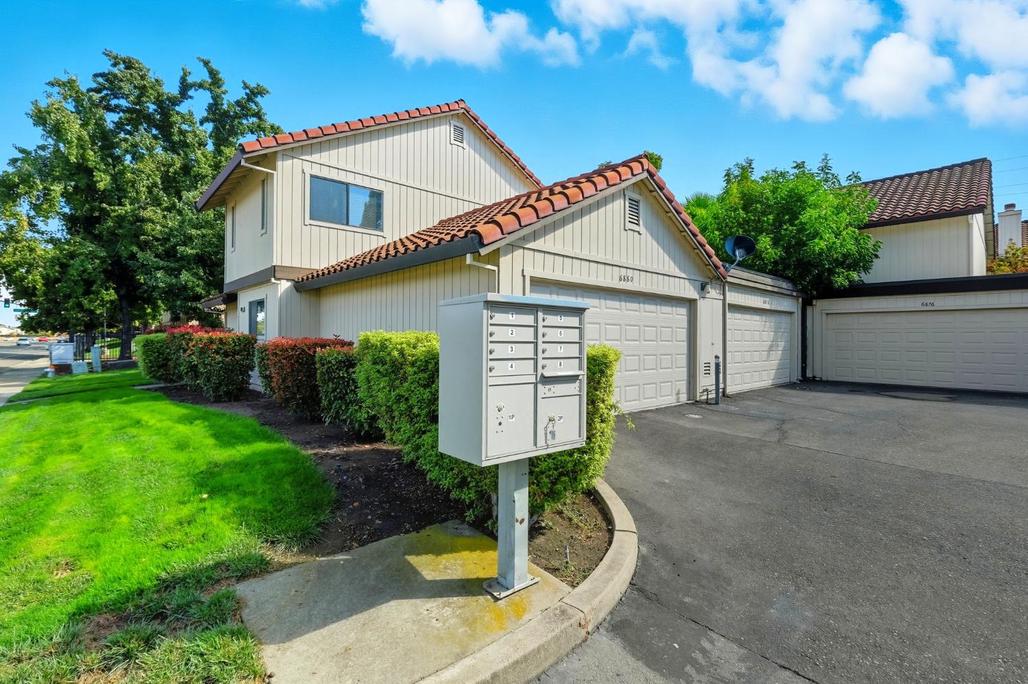 6880 Calvine Road