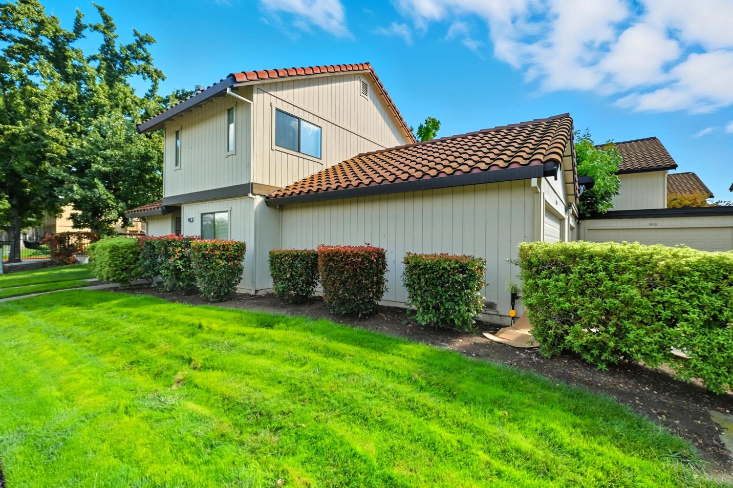 6880 Calvine Road