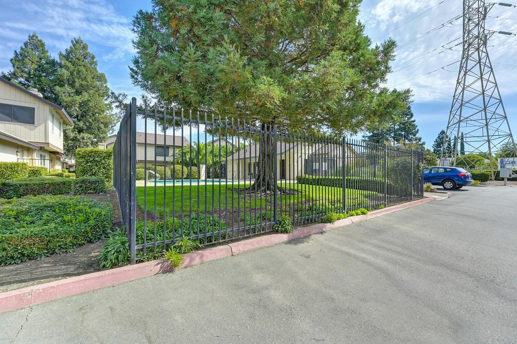 6880 Calvine Road
