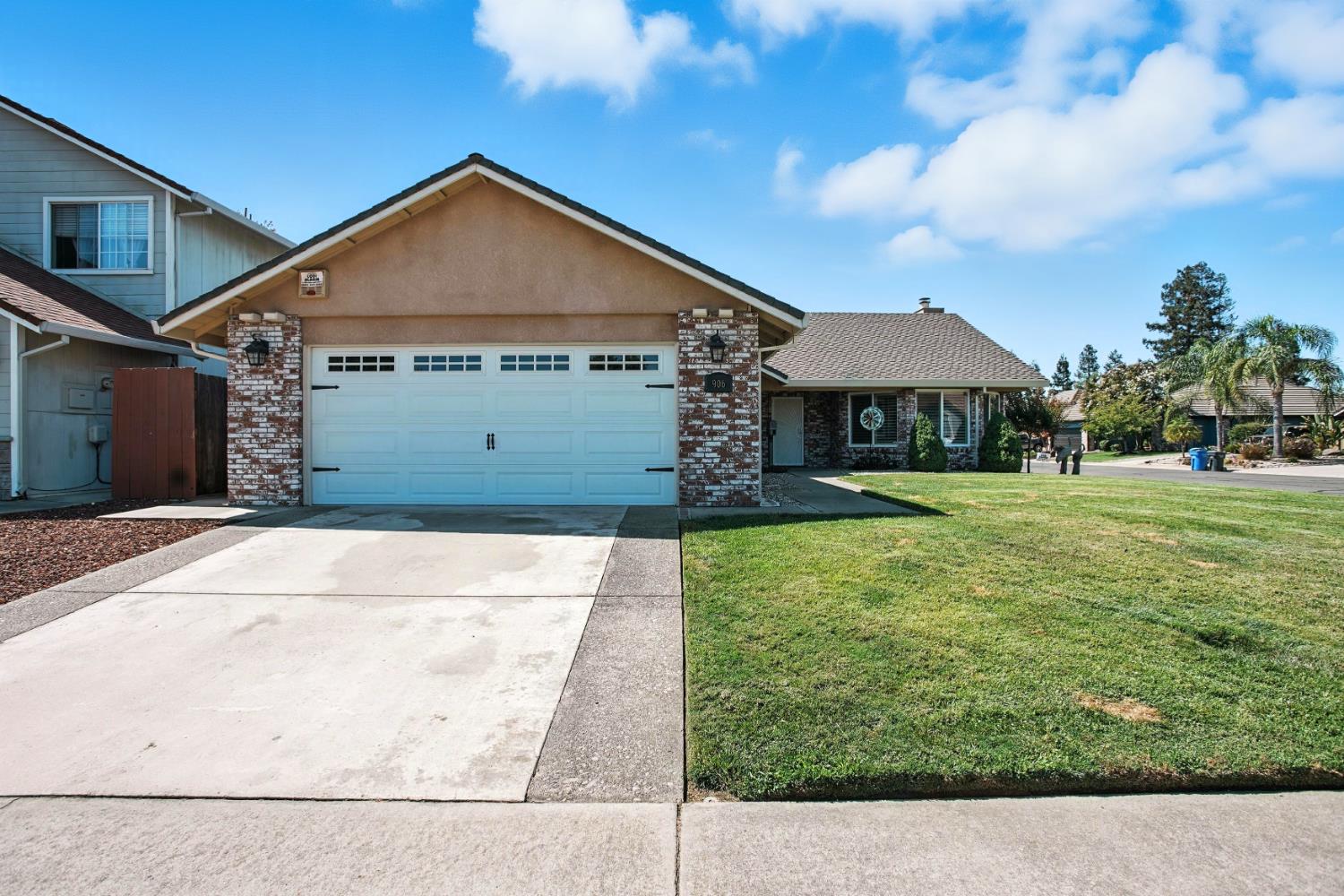 906 Ranch Road