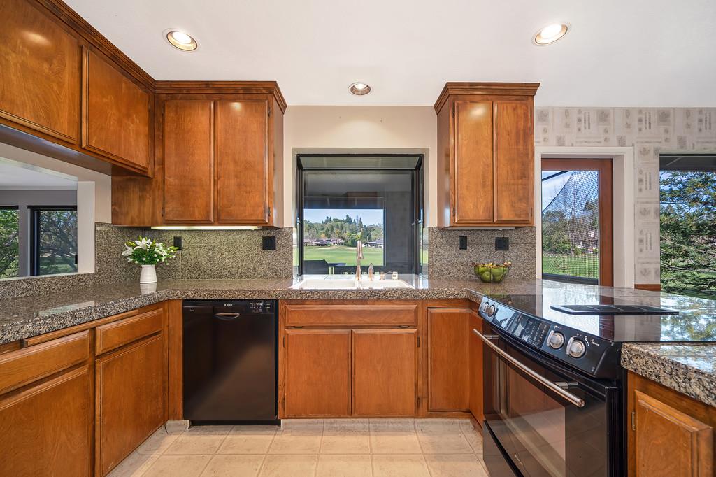 6911 Pescado Circle