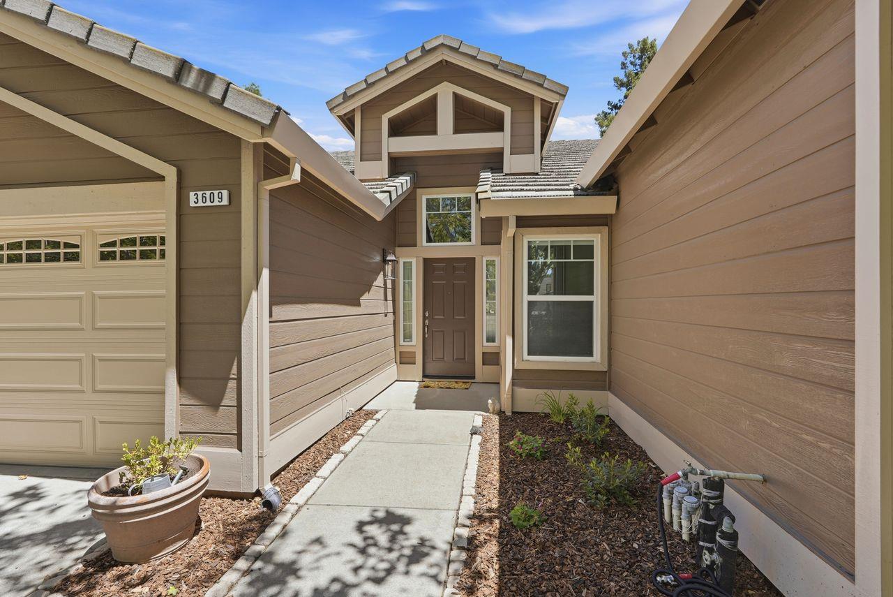 3609 Grimshaw Way